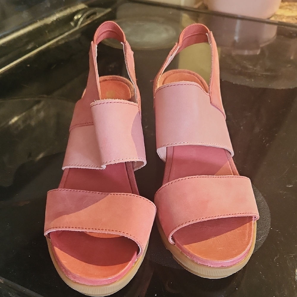Sorel Coral Pink Women's Sandals